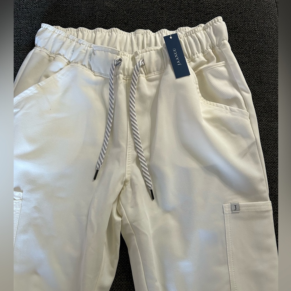 Jaanuu women’s jogger scrub pants